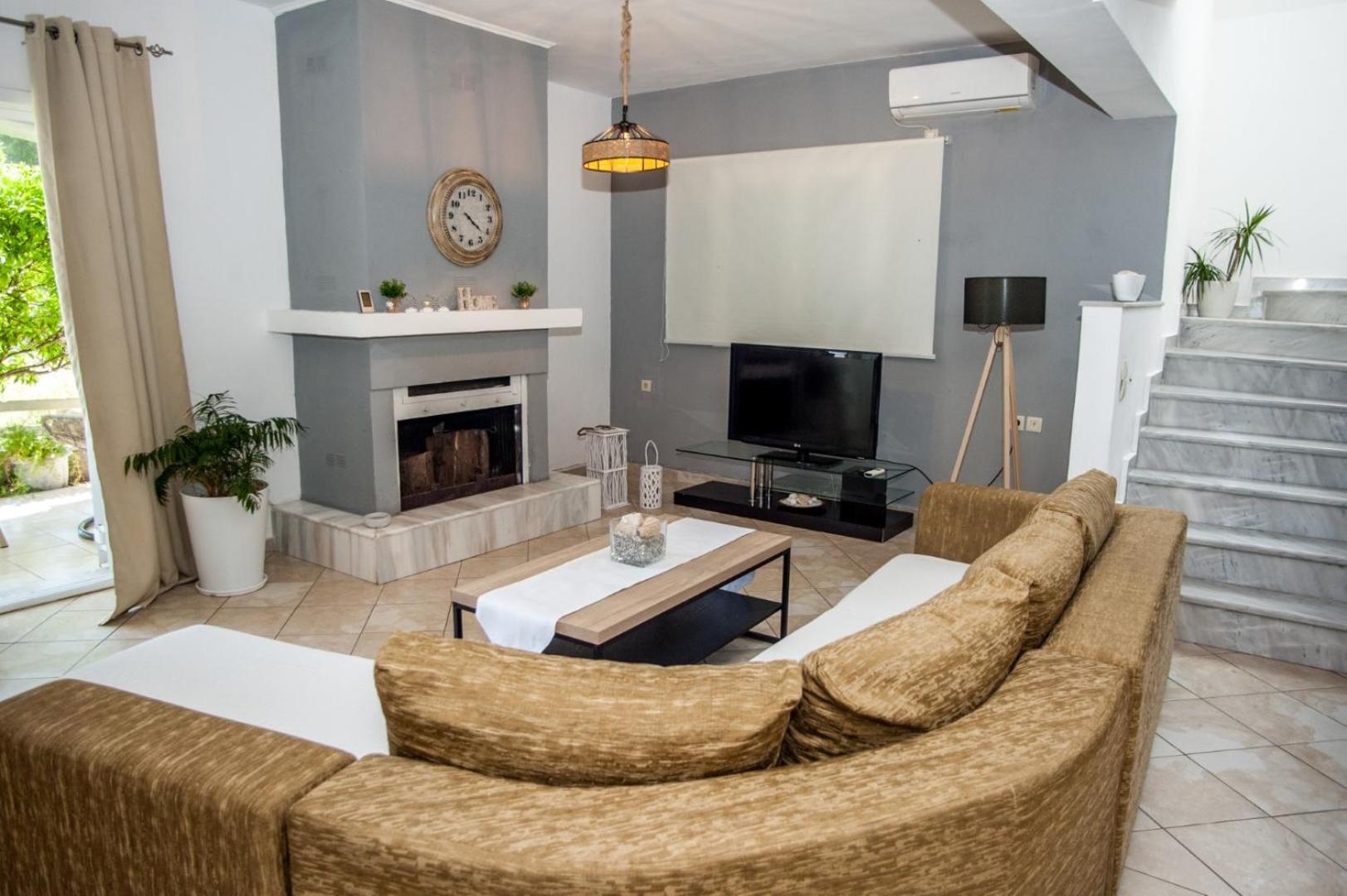 Gravanis Ir Home Pesadha Exterior photo